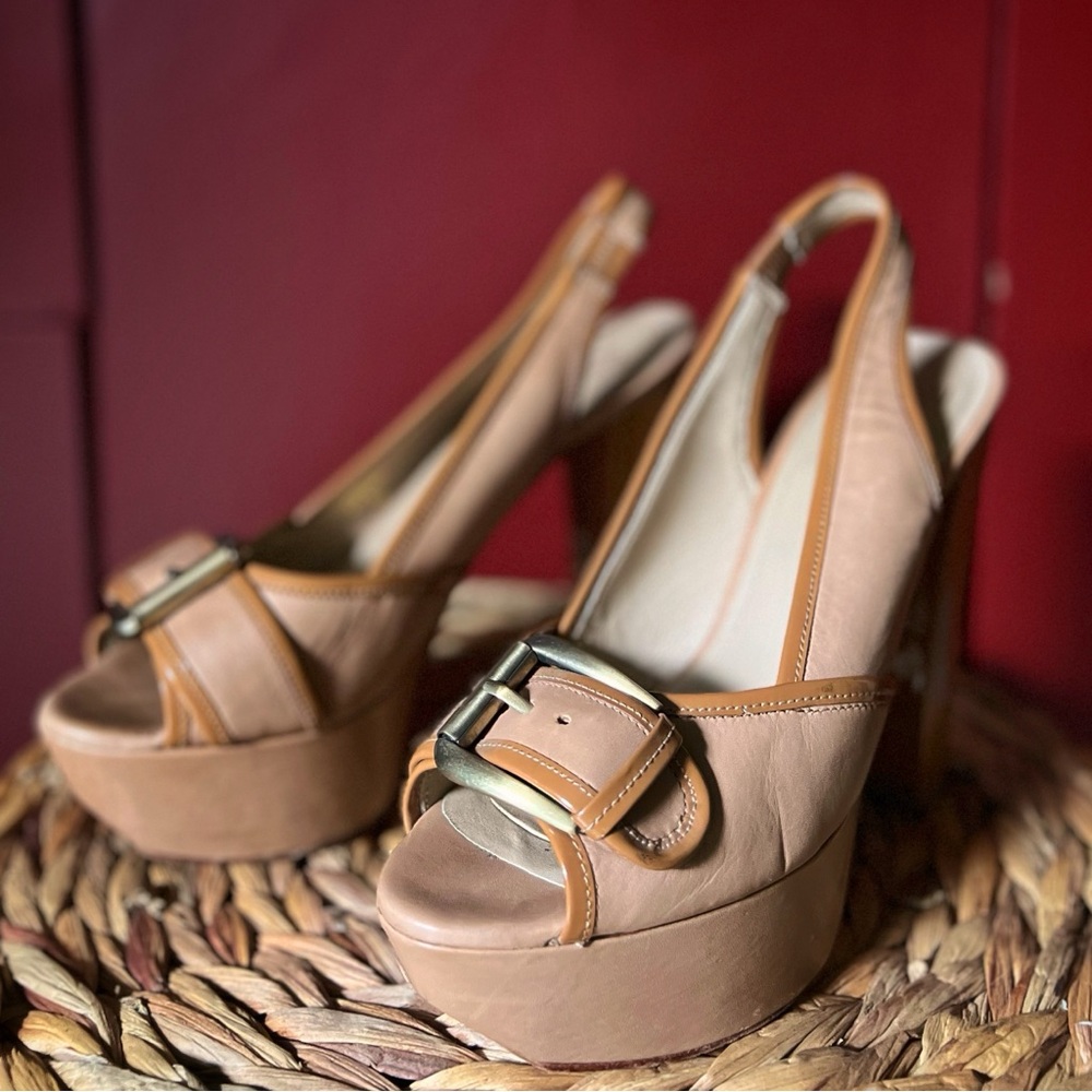 Joan & David Retro-Style Platform Heels